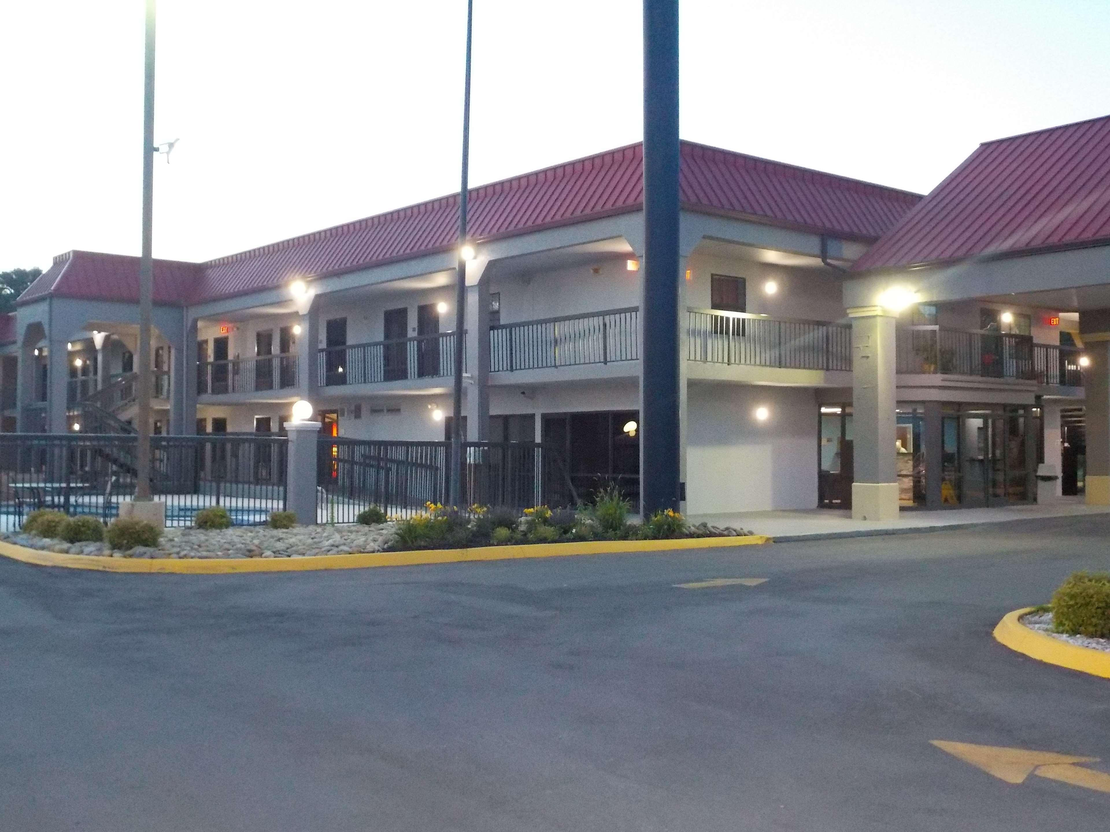 Surestay Hotel By Best Western Леноар Сити Екстериор снимка