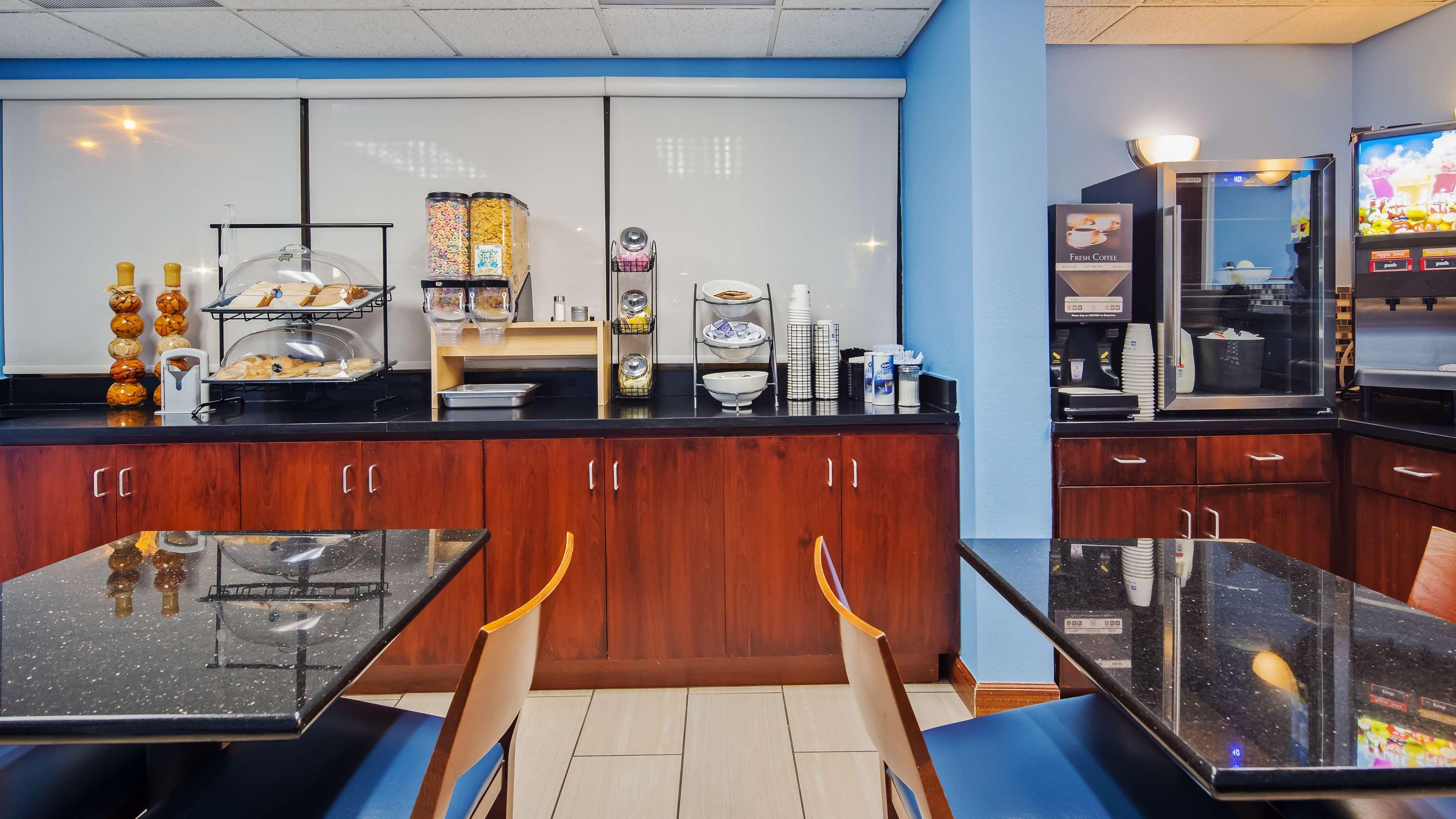 Surestay Hotel By Best Western Леноар Сити Екстериор снимка